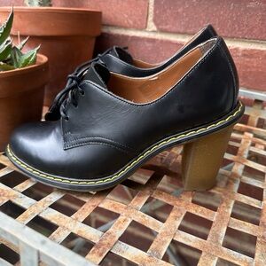 NWOT Dr Martens Jinelle heeled oxford